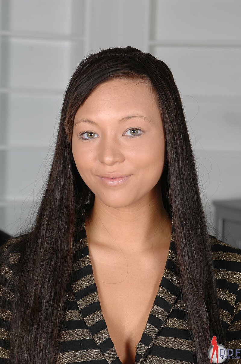  Рина, 21